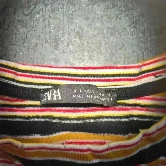 Zara large‎ scoop neck short sleeve stripe T-shirt notched edge detail. Stretchy - Picture 3 of 8